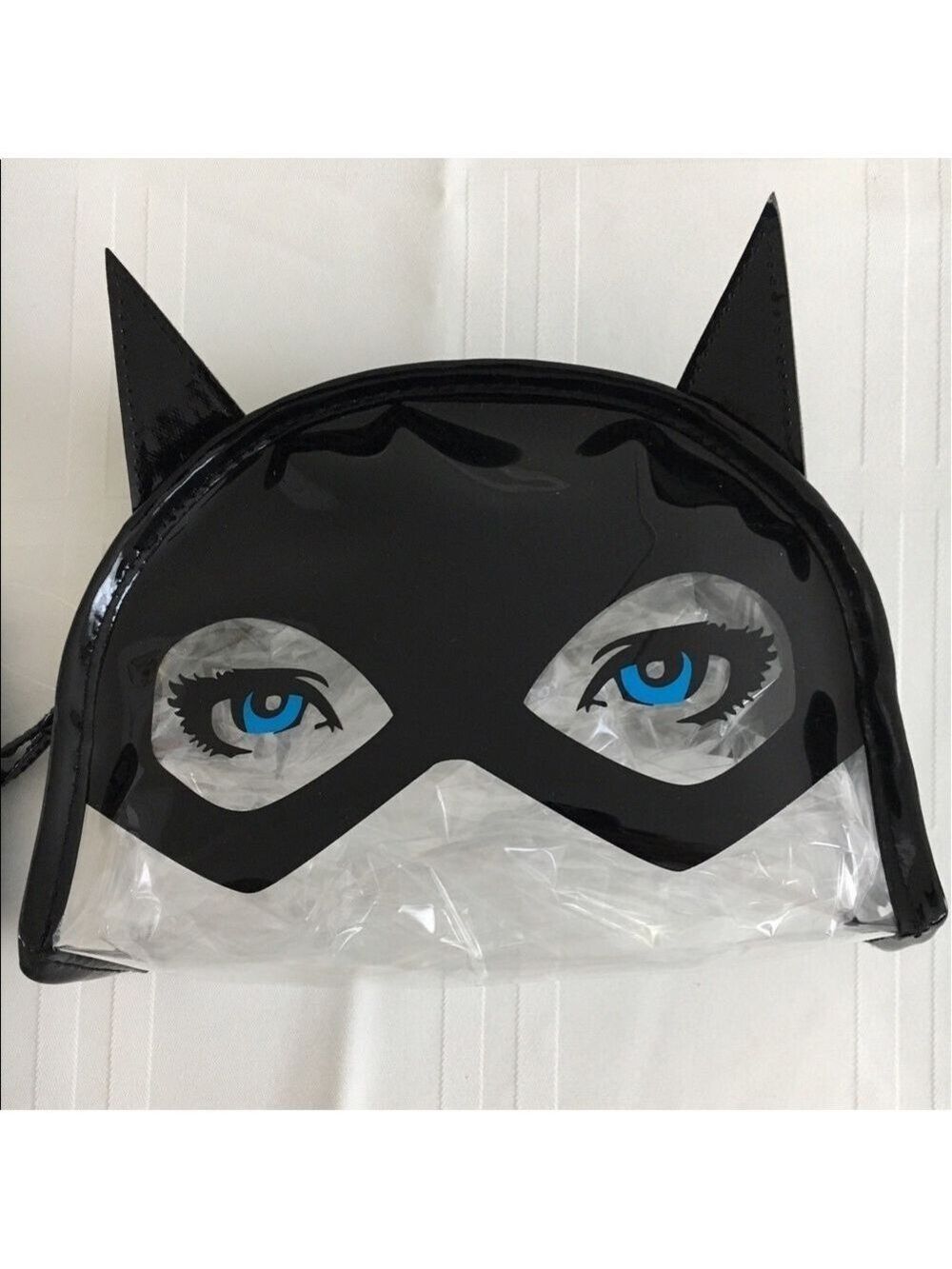 𝅺LONDON Soho's BATGIRL zippered makeup bag. - Picture 3 of 6